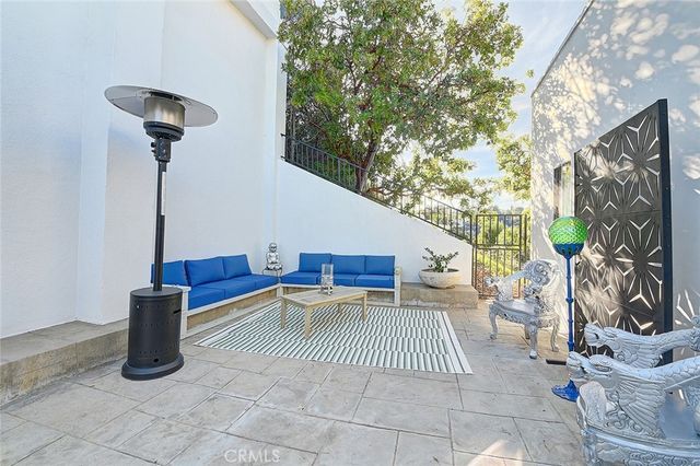 3952 Oakfield Drive, Sherman Oaks, CA 91423