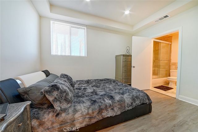 3952 Oakfield Drive, Sherman Oaks, CA 91423