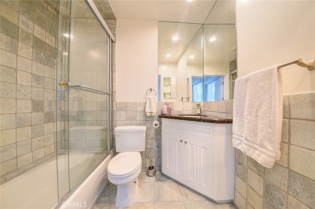 3952 Oakfield Drive, Sherman Oaks, CA 91423