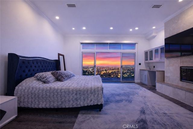 3952 Oakfield Drive, Sherman Oaks, CA 91423