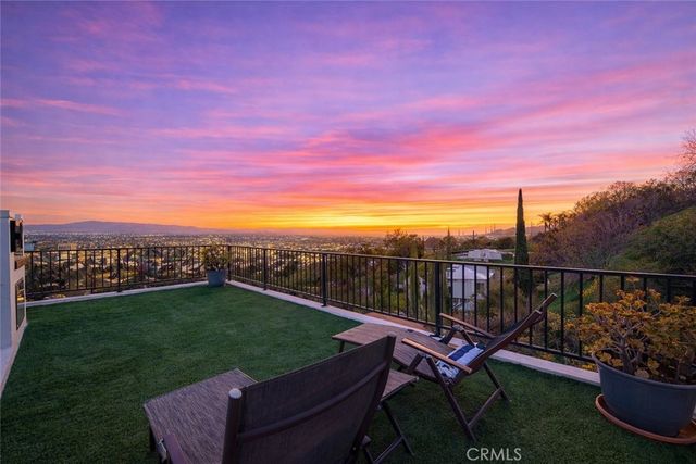 3952 Oakfield Drive, Sherman Oaks, CA 91423