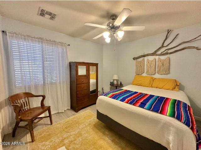 11821 W DOS RIOS Drive, Sun City, AZ 85373