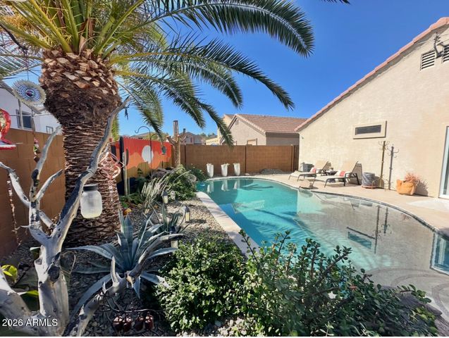 11821 W DOS RIOS Drive, Sun City, AZ 85373