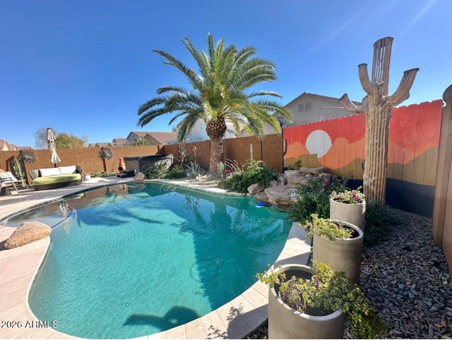 11821 W DOS RIOS Drive, Sun City, AZ 85373