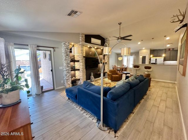 11821 W DOS RIOS Drive, Sun City, AZ 85373