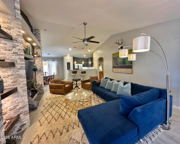 11821 W DOS RIOS Drive, Sun City, AZ 85373