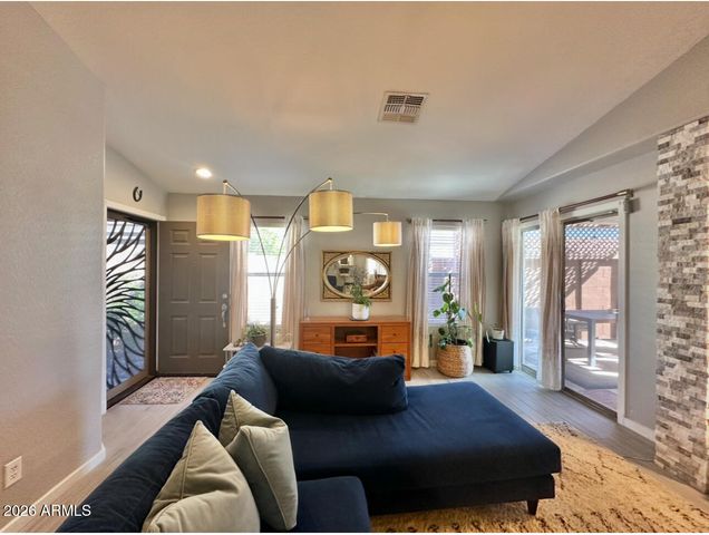 11821 W DOS RIOS Drive, Sun City, AZ 85373