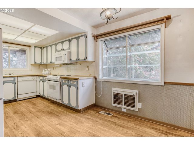 9924 Se NANCY Ct, Happy Valley, OR 97086