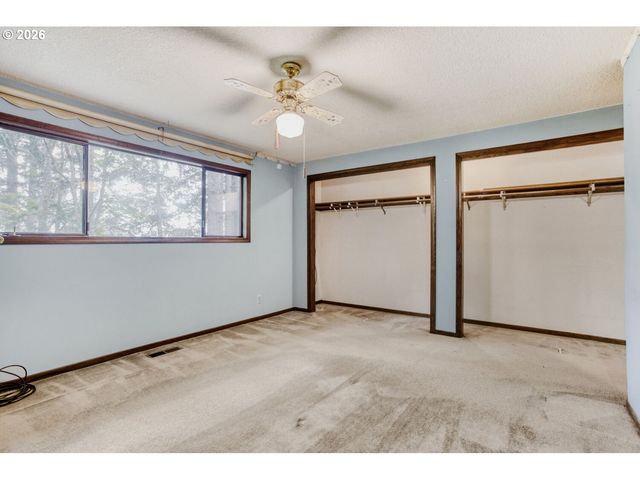 9924 Se NANCY Ct, Happy Valley, OR 97086