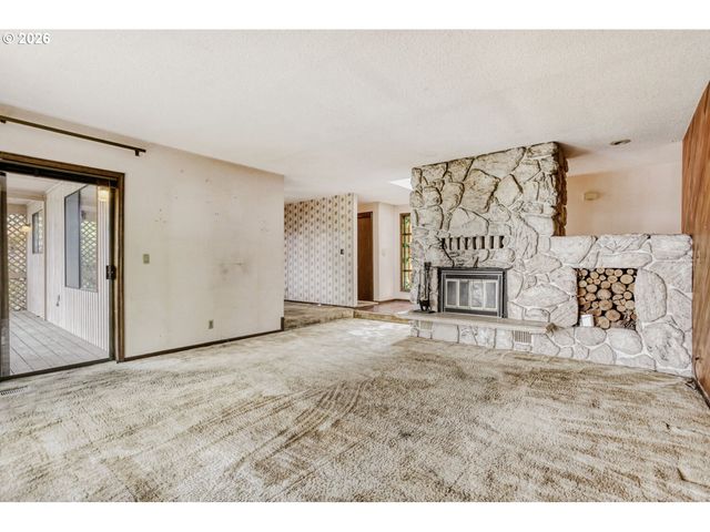 9924 Se NANCY Ct, Happy Valley, OR 97086