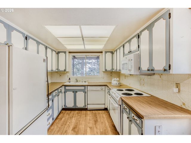 9924 Se NANCY Ct, Happy Valley, OR 97086