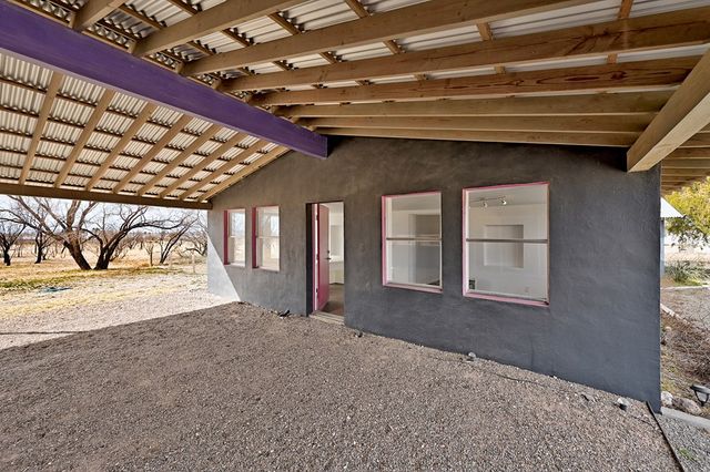 1011 W Washington St, Marfa, TX 79843
