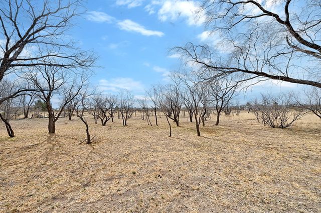 1011 W Washington St, Marfa, TX 79843