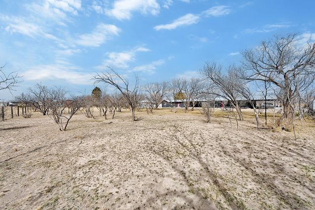 1011 W Washington St, Marfa, TX 79843
