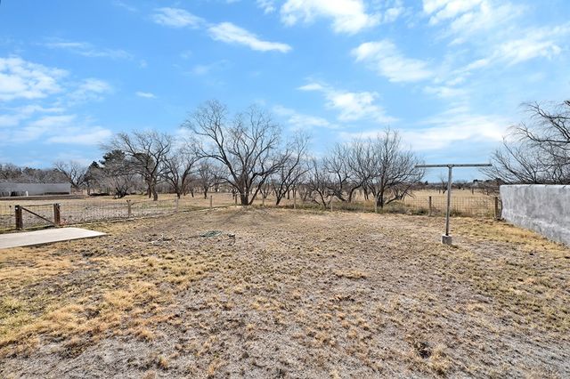 1011 W Washington St, Marfa, TX 79843
