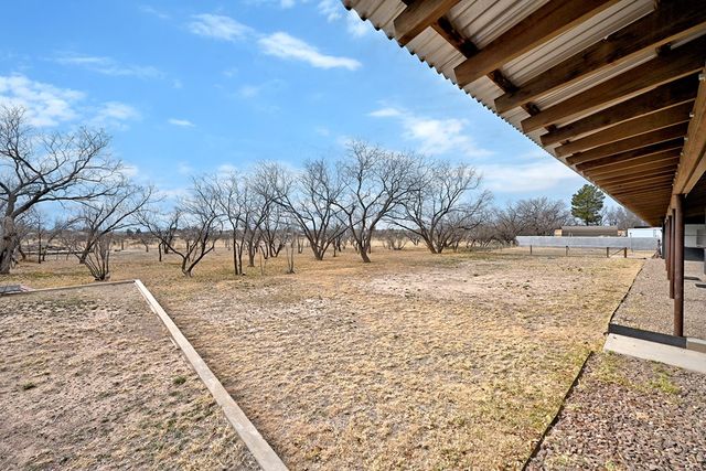 1011 W Washington St, Marfa, TX 79843