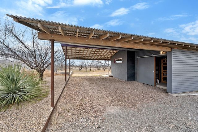 1011 W Washington St, Marfa, TX 79843