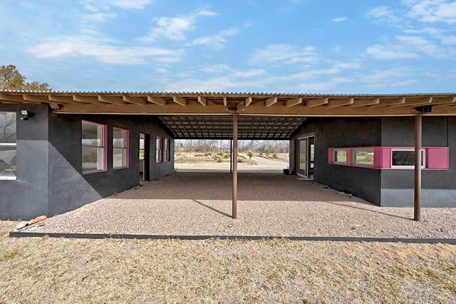 1011 W Washington St, Marfa, TX 79843