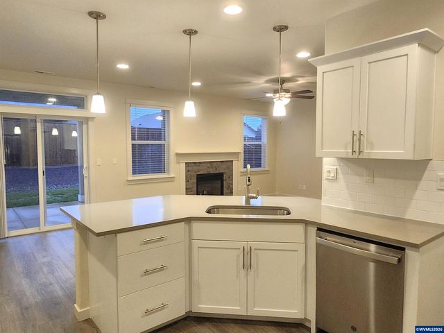 2798 Essex Av NW, Albany, OR 97321