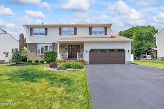 13 Berkshire Drive, Colonie, NY 12205