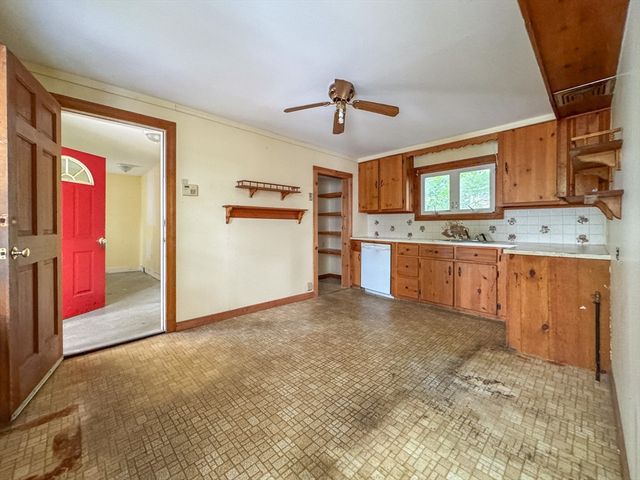286 West St, Leominster, MA 01453