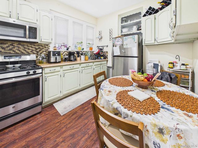 623 Baker Avenue, Bronx, NY 10460