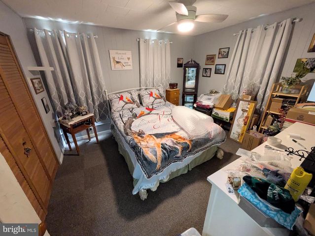 324 WALNUT ST, Catasauqua, PA 18032