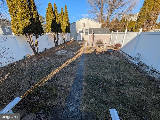 324 WALNUT ST, Catasauqua, PA 18032