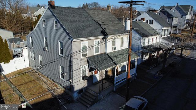 324 WALNUT ST, Catasauqua, PA 18032