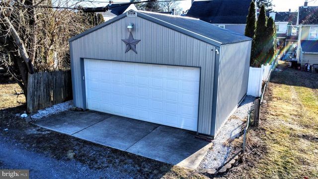 324 WALNUT ST, Catasauqua, PA 18032