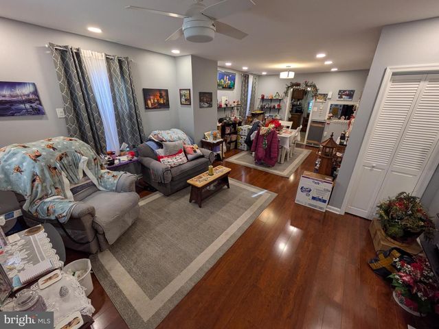 324 WALNUT ST, Catasauqua, PA 18032