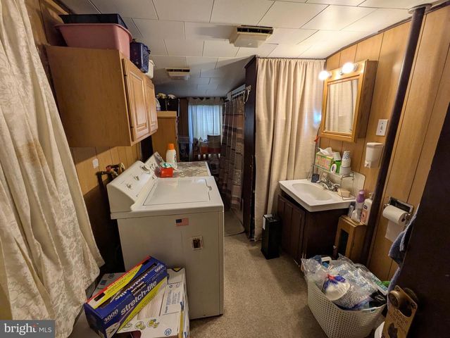 324 WALNUT ST, Catasauqua, PA 18032