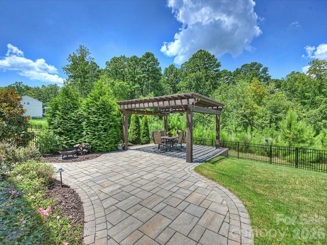 19214 Hawk Haven Lane, Charlotte, NC 28278