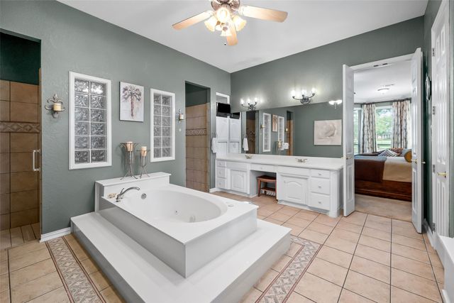 5612 Equestrian Court, Granbury, TX 76049