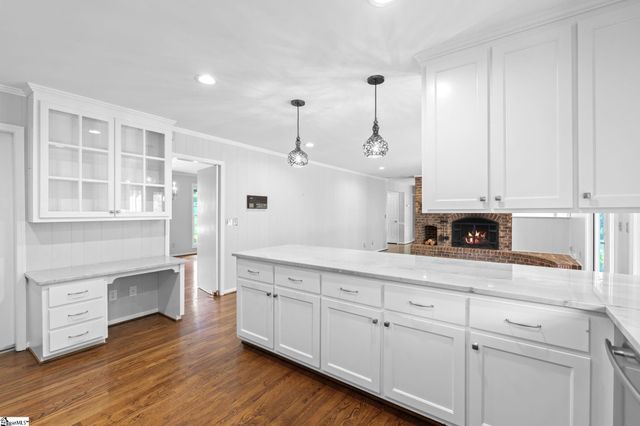 209 E Kenilworth Drive, Greenville, SC 29615