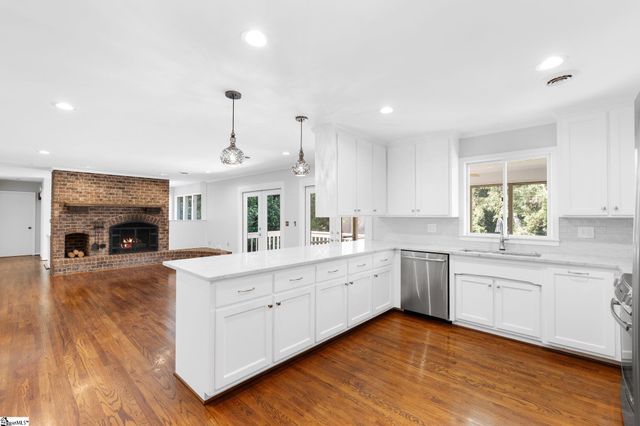 209 E Kenilworth Drive, Greenville, SC 29615