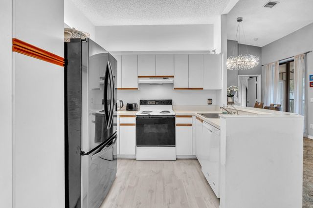 5395 Firenze Drive O, Boynton Beach, FL 33437