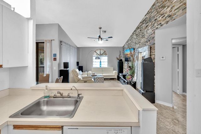 5395 Firenze Drive O, Boynton Beach, FL 33437