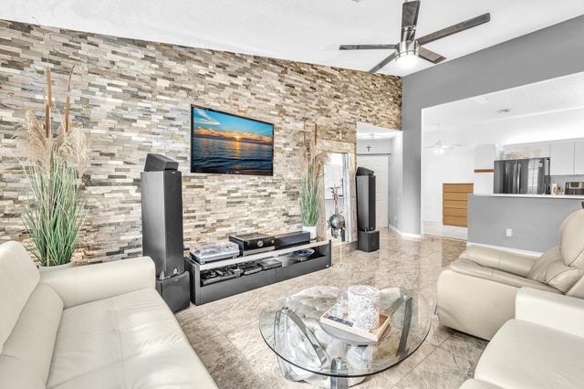 5395 Firenze Drive O, Boynton Beach, FL 33437