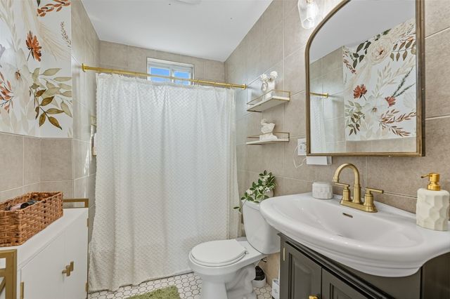 285 Neponset Ave PH, Boston, MA 02122