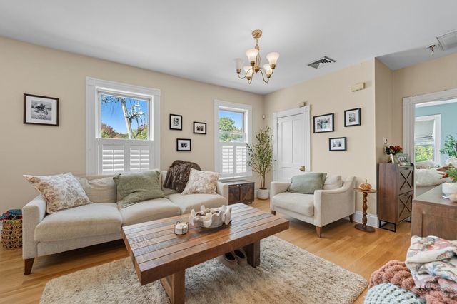 285 Neponset Ave PH, Boston, MA 02122