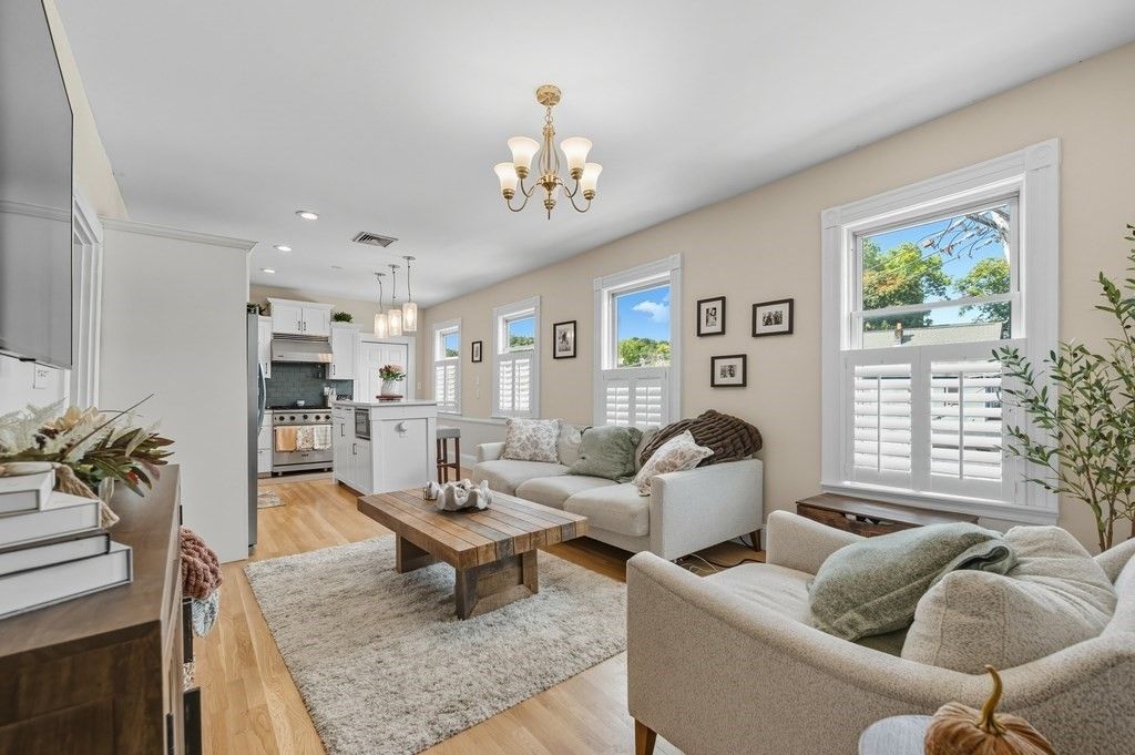 285 Neponset Ave PH, Boston, MA 02122