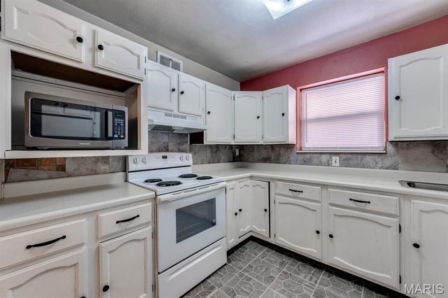 5875 Robert Avenue, St Louis, MO 63109