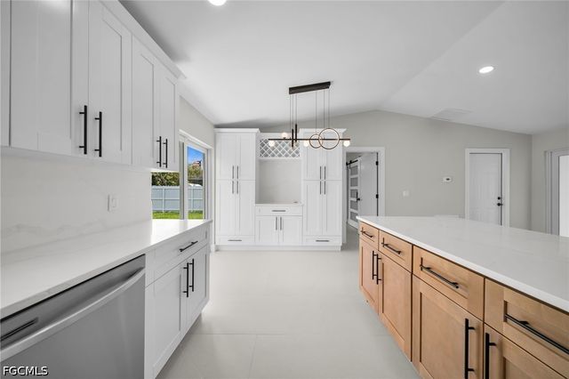 315 SE 7th PL, Cape Coral, FL 33990