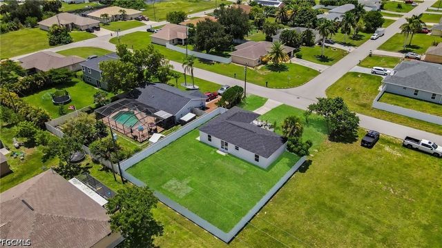 315 SE 7th PL, Cape Coral, FL 33990