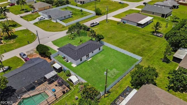 315 SE 7th PL, Cape Coral, FL 33990