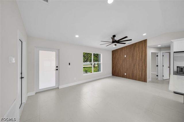 315 SE 7th PL, Cape Coral, FL 33990