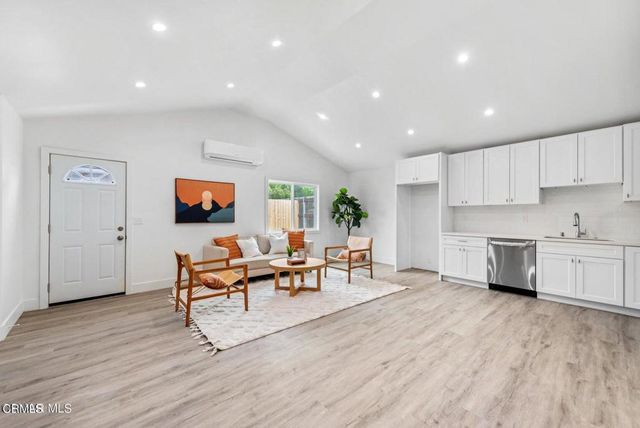 839 Calle Margarita C, Thousand Oaks, CA 91360