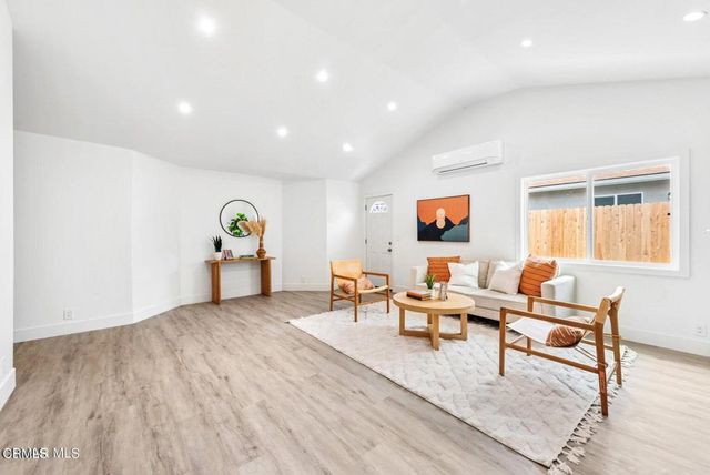 839 Calle Margarita C, Thousand Oaks, CA 91360