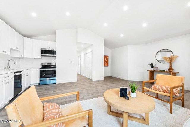 839 Calle Margarita C, Thousand Oaks, CA 91360